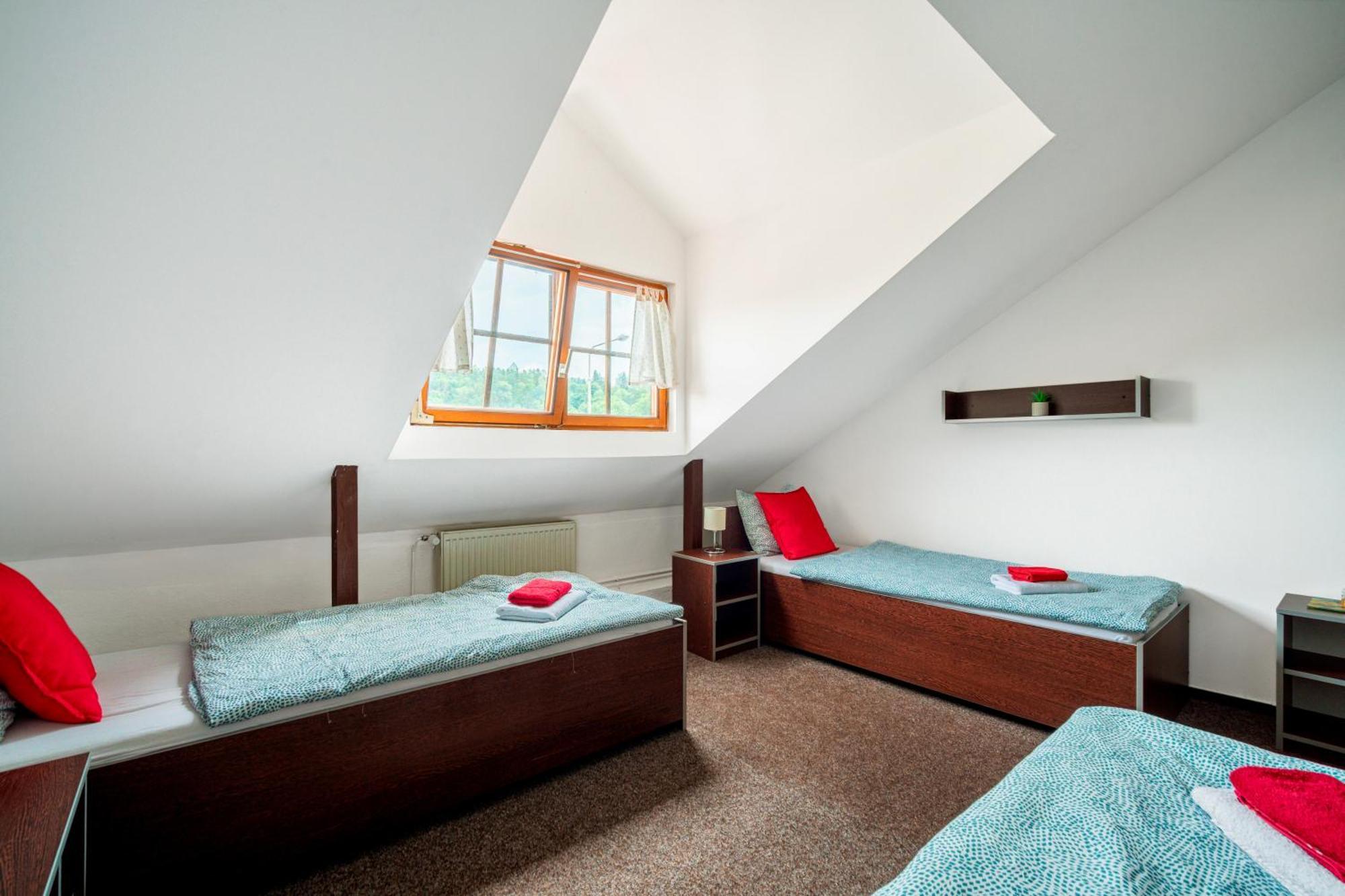Hotel Ostende Chocerady Buitenkant foto