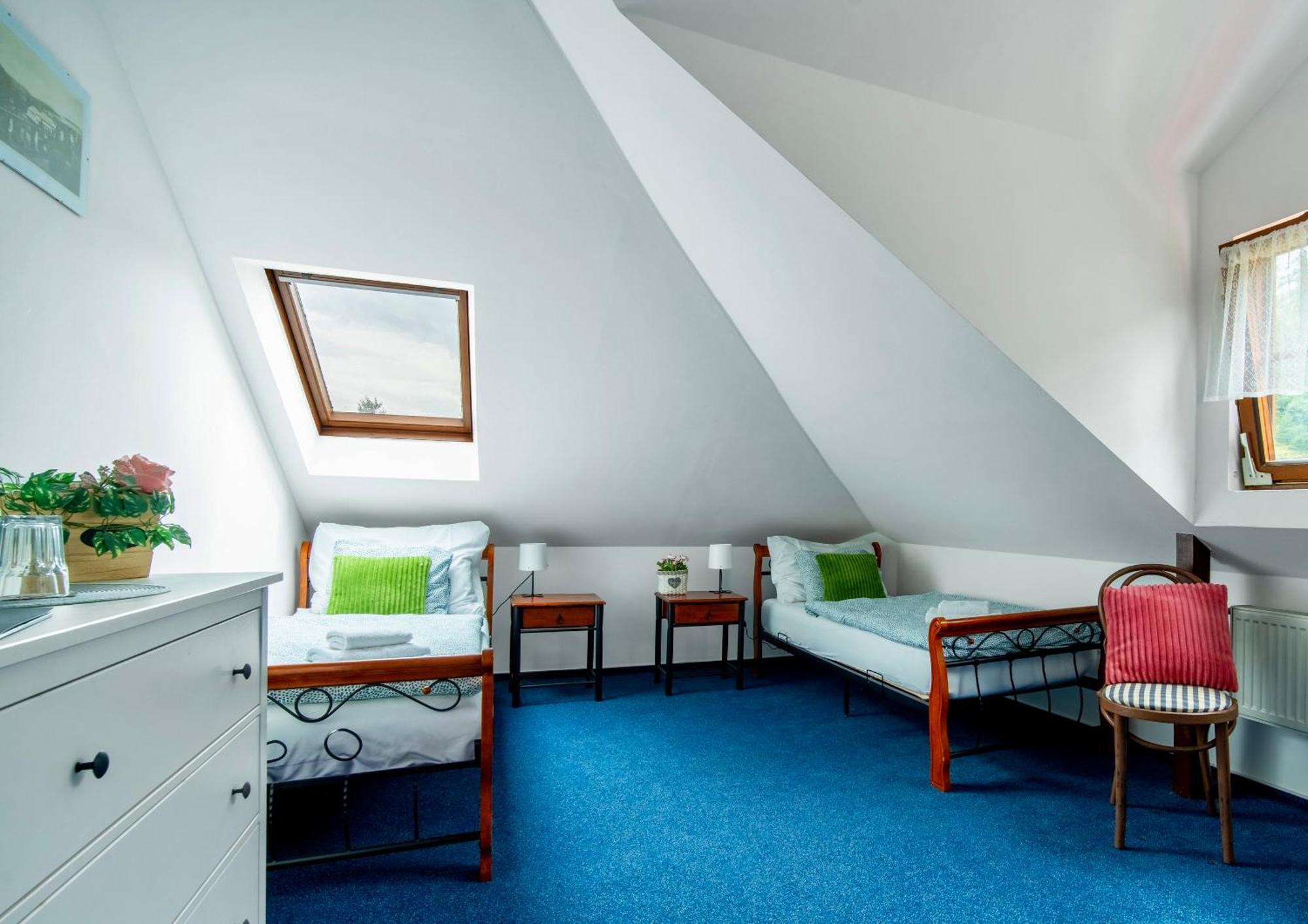Hotel Ostende Chocerady Buitenkant foto