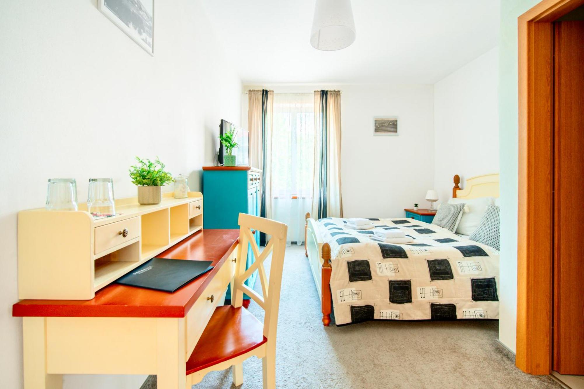 Hotel Ostende Chocerady Buitenkant foto